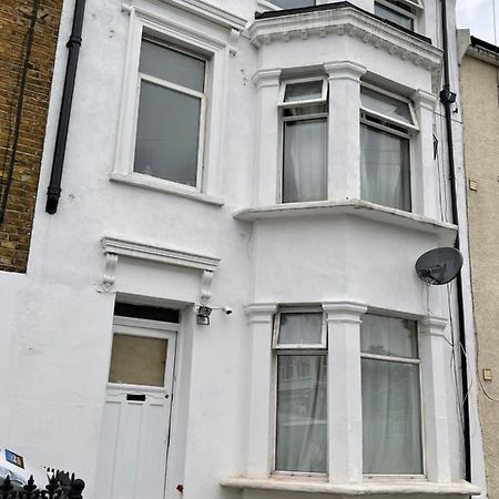 ロンドンElmdene Roadアパートメント エクステリア 写真
