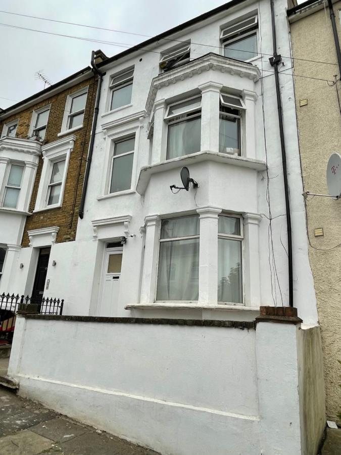 ロンドンElmdene Roadアパートメント エクステリア 写真