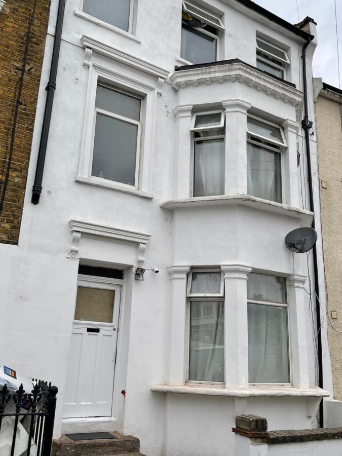 ロンドンElmdene Roadアパートメント エクステリア 写真